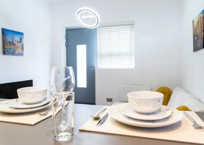 Smart Central Woking 1 Bedroom Apartment